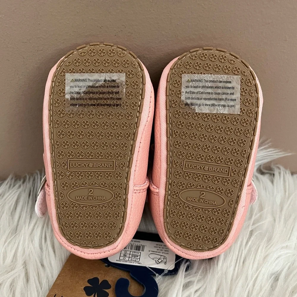 {Lucky Brand} Baby Girl Crib Shoes with Bow Detail in Pink - Size 2 (3-6 months)